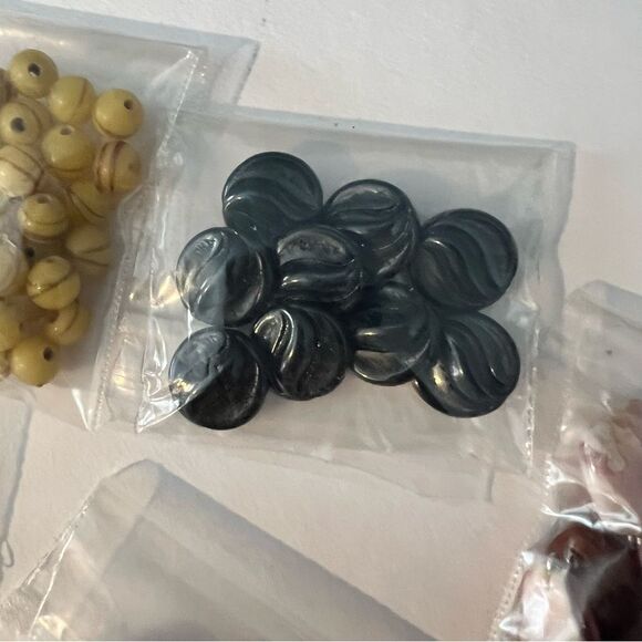 8 Bundles/Semi-precious Assorted Teardrop & Round Beads Jewelry making supplies - Picture 9 of 13